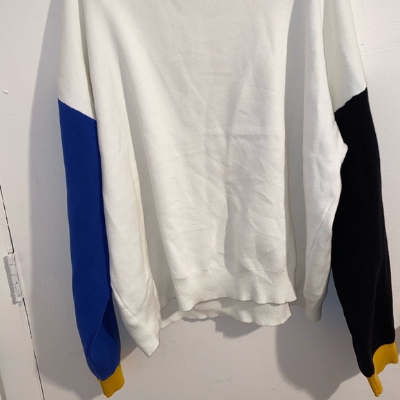 Sweatshirt - Picture 2 of 4